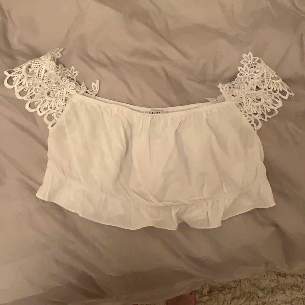 New with tags Tobi crop top